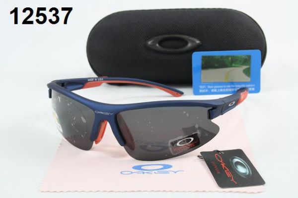 12537 - Oakley